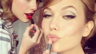 Taylor Swift Red Lipstick