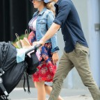 Blake Lively And Ryan Reynolds Take Their Daughter For A Stroll