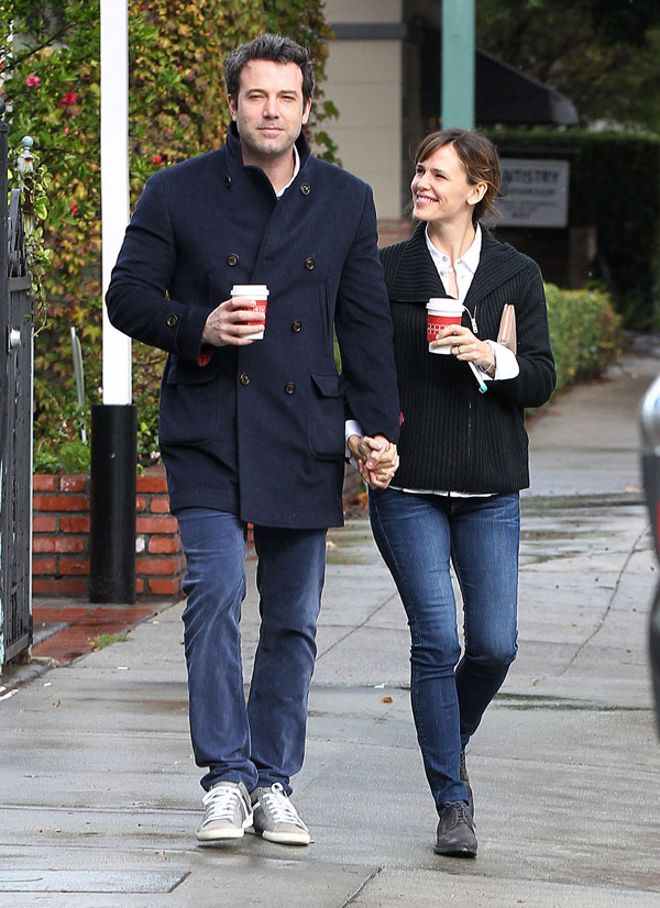 Jennifer Garner & Ben Affleck Paris PDA: Divorced Couple ...