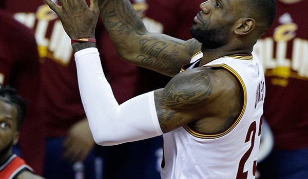 LeBron James Breaks Shaquille O'Neal Record