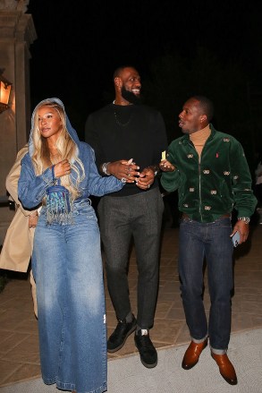 Beverly Hills, CA  - *EXCLUSIVE*  - LA Laker LeBron James and wife Savannah James have a laugh with Rich Paul as they leave Leonardo DiCaprio's 48th birthday party in Beverly Hills.Pictured: LeBron James, Savannah James, Rich PaulBACKGRID USA 12 NOVEMBER 2022 USA: +1 310 798 9111 / usasales@backgrid.comUK: +44 208 344 2007 / uksales@backgrid.com*UK Clients - Pictures Containing ChildrenPlease Pixelate Face Prior To Publication*
