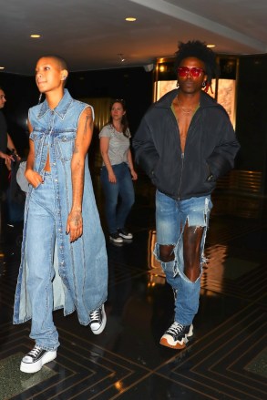 New York, NY  - *EXCLUSIVE*  - Willow Smith gets quirky while leaving the Roc Nation office this afternoon. She was with her boyfriend De'Wayne as they arrived at NBC in matching head-to-toe denim outfits.Pictured: Willow Smith, De'WayneBACKGRID USA 7 OCTOBER 2022 BYLINE MUST READ: BlayzenPhotos / BACKGRIDUSA: +1 310 798 9111 / usasales@backgrid.comUK: +44 208 344 2007 / uksales@backgrid.com*UK Clients - Pictures Containing ChildrenPlease Pixelate Face Prior To Publication*