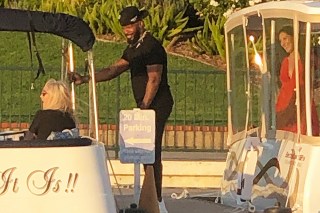 Calabasas, CA  - *EXCLUSIVE*  - The "Django Unchained" actor Jamie Foxx, and his baby mama Kristin Grannis, enjoy a romantic afternoon on board of his boat 'DJANGO' at Lake Calabasas. Shot on 06/26/20.

Pictured: Jamie Foxx and Kristin Grannis 
 

BACKGRID USA 28 JUNE 2020 

BYLINE MUST READ: BACKGRID

USA: +1 310 798 9111 / usasales@backgrid.com

UK: +44 208 344 2007 / uksales@backgrid.com

*UK Clients - Pictures Containing Children
Please Pixelate Face Prior To Publication*