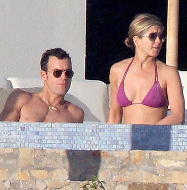 Pics Jennifer Aniston S Bikini Body Pda With Justin Theroux On Bahamas Vacay Hollywood Life