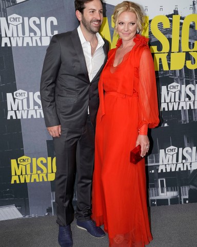Josh Kelley, left, and Katherine Heigl arrive at the CMT Music Awards at Music City Center, in Nashville, Tenn
2017 CMT Music Awards - Arrivals, Nashville, USA - 7 Jun 2017