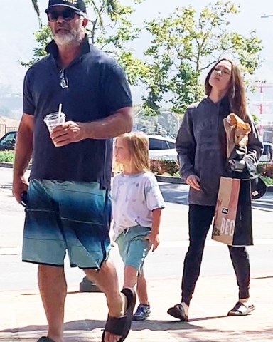 Malibu, CA - Hollywood A-lister Mel Gibson and girlfriend Rosalind Ross take their little boy for some frozen yogurt in Malibu.Pictured: Mel Gibson, Rosalind Ross, Lars Gerard GibsonBACKGRID USA 25 JUNE 2022 BYLINE MUST READ: RC / BACKGRIDUSA: +1 310 798 9111 / usasales@backgrid.comUK: +44 208 344 2007 / uksales@backgrid.com*UK Clients - Pictures Containing ChildrenPlease Pixelate Face Prior To Publication*