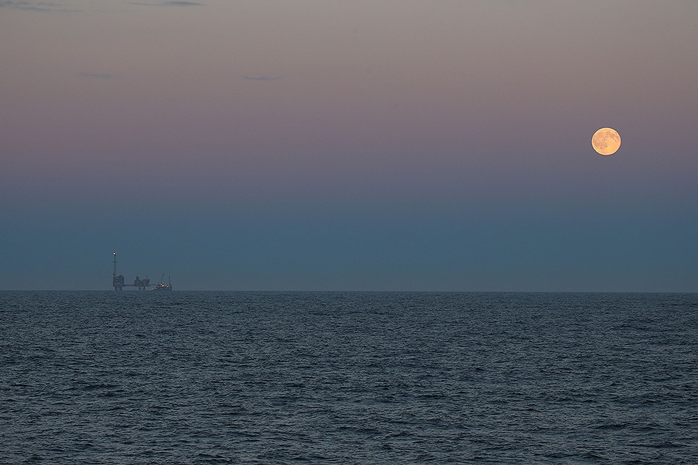 Strawberry Moon over the North Sea, Scotland, UK - 20 Jun 2016