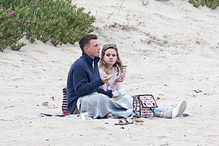 EXCLUSIVE: Reese Witherspoon's daughter Ava Elizabeth Phillippe goes on beach date with new man. The couple eat veggies and cuddle. 03 Jun 2019 Pictured: Ava Elizabeth Philleppe and guy. Photo credit: MEGA TheMegaAgency.com +1 888 505 6342 (Mega Agency TagID: MEGA435874_001.jpg) [Photo via Mega Agency]