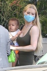Los Angeles, CA  - *EXCLUSIVE*  - Iggy Azalea has her hands full while on mommy duty this Tuesday afternoon.

Pictured: Iggy Azalea, Onyx Kelly 

BACKGRID USA 6 APRIL 2021 

BYLINE MUST READ: NEMO / BACKGRID

USA: +1 310 798 9111 / usasales@backgrid.com

UK: +44 208 344 2007 / uksales@backgrid.com

*UK Clients - Pictures Containing Children
Please Pixelate Face Prior To Publication*