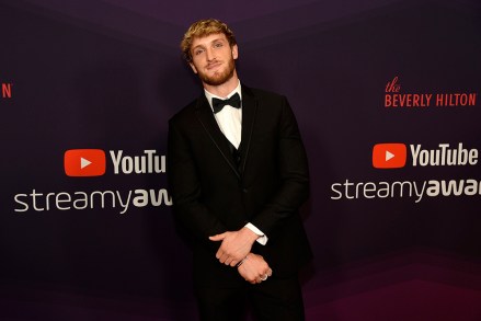La personalidad de YouTube, Logan Paul, posa en los Premios Streamy 2019 en el Beverly Hilton, en Beverly Hills, California Premios Streamy 2019, Beverly Hills, EE. UU. - 13 de diciembre de 2019