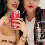 bella-thorne-kissing-girl-video-snapchat4