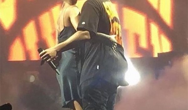 Drake Rihanna PDA