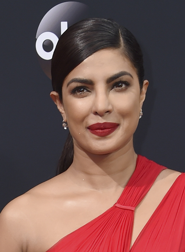 priyanka-chopra-emmys-hair-makeup-2016-emmy-awards-photos