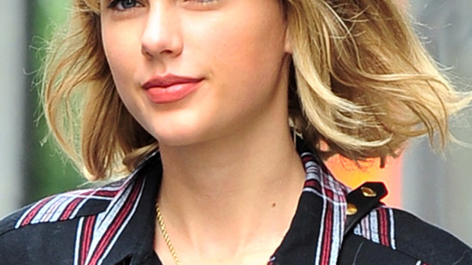 Taylor Swift Without Makeup — See The Singer’s MakeupFree Face