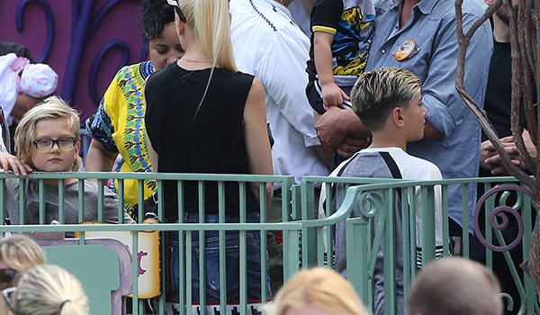 Gwen Stefani Blake Shelton Disneyland Kids