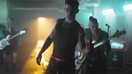 Body Moves Video DNCE