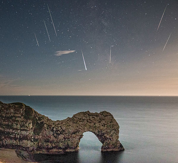 [VIDEO] Watch Doomsday Meteor Shower Live Stream — See Orionids Shower