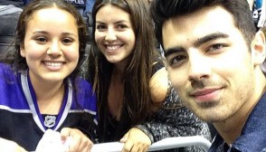 Does Joe Jonas Hook Up With Fans