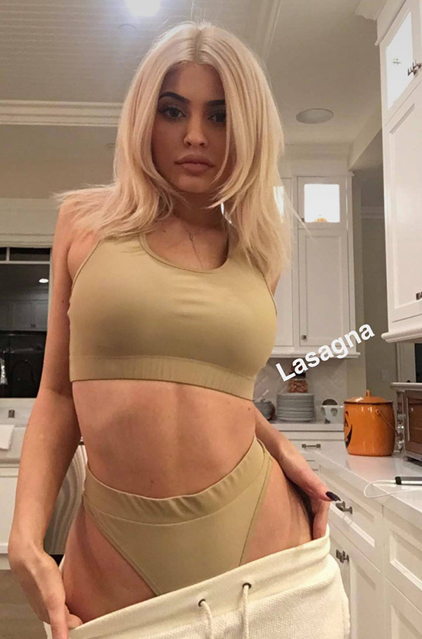 [PICS] Kylie Jennerâ€™s Thong: Flaunts Racy Underwear Cooking Lasagne