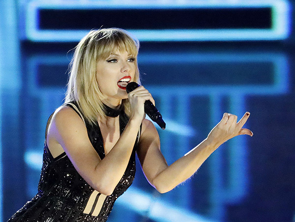 taylor swift grand prix performance