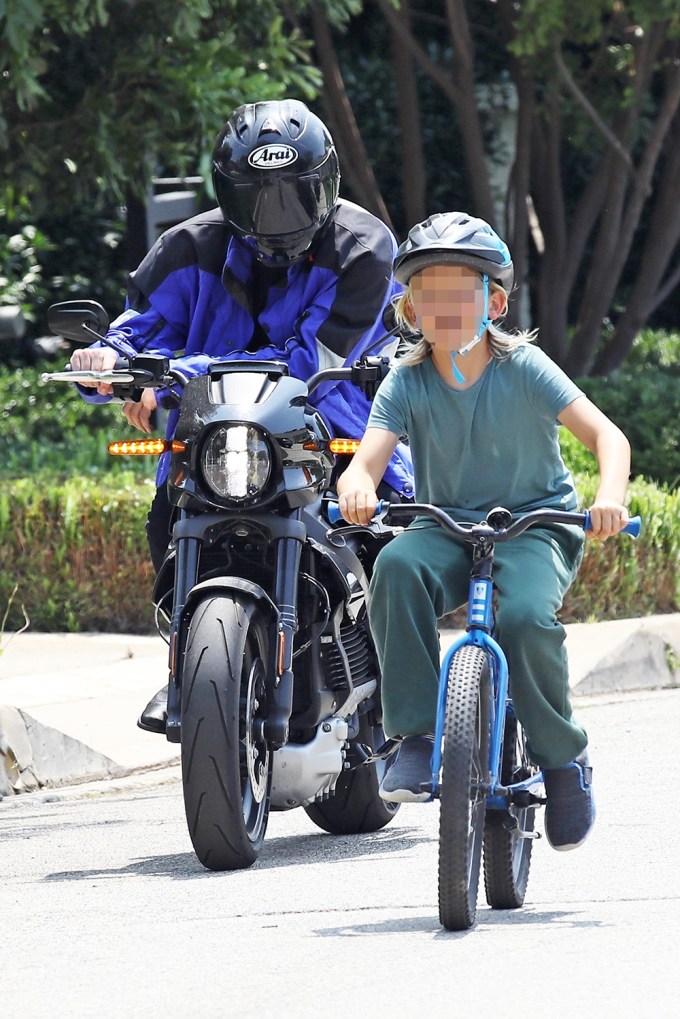 Ben Affleck & Samuel Affleck riding bikes