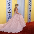 carrie-underwood-back-view-cma-awards-2016