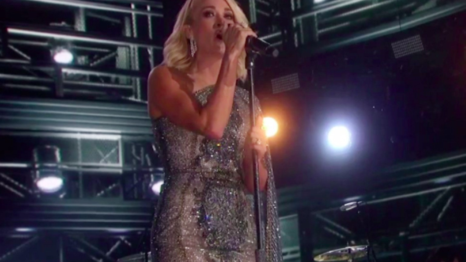 Carrie Underwood’s Performance At CMAs — Rocks Stage With ‘Stand By