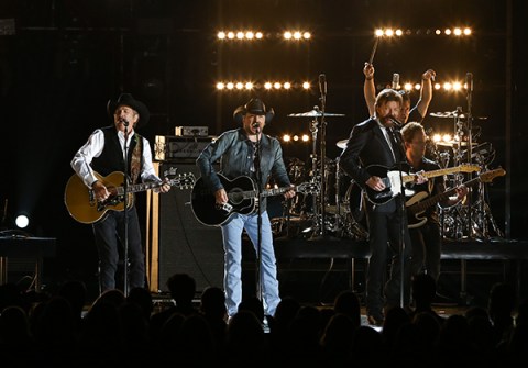 [PICS] 2016 CMAs Best Moments — See The CMA Awards Show Highlights ...