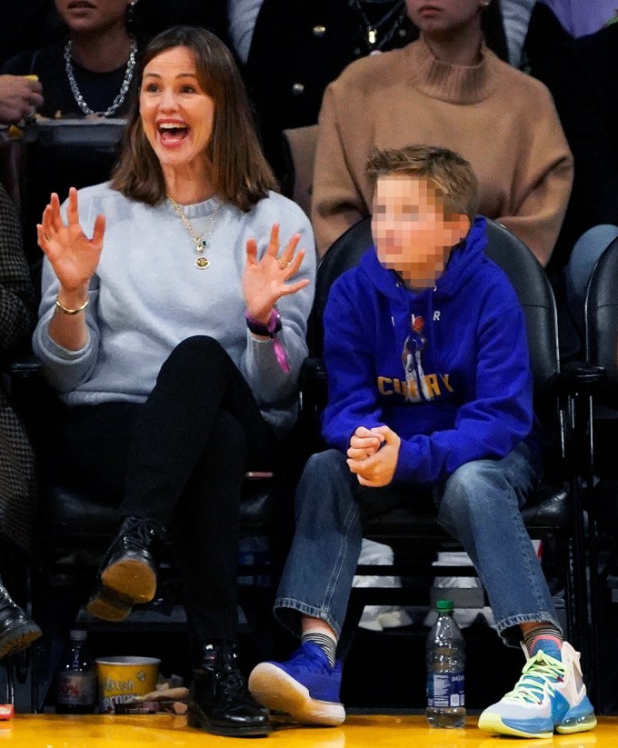 Jennifer Garner And Her Son Samuel Garner Affleck Attend A Basketball Game Between The Los Angeles Lakers And The Golden State Warriors
