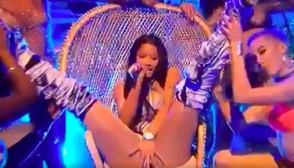 Ariana Grande Nicki Minaj AMAs Performance