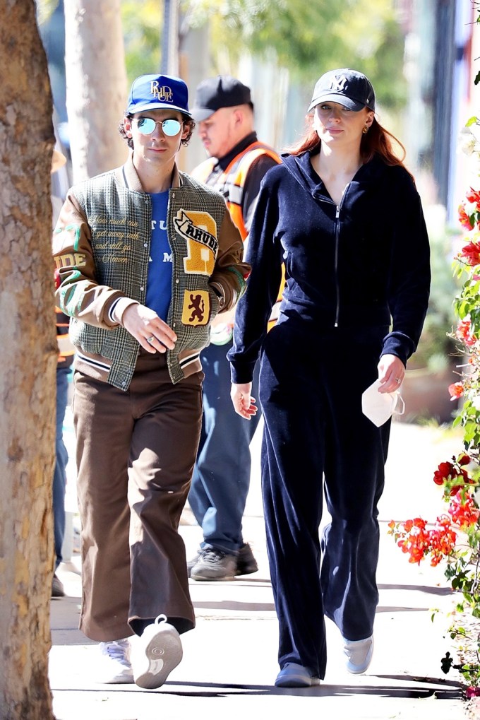 Sophie Turner & Joe Jonas head to lunch