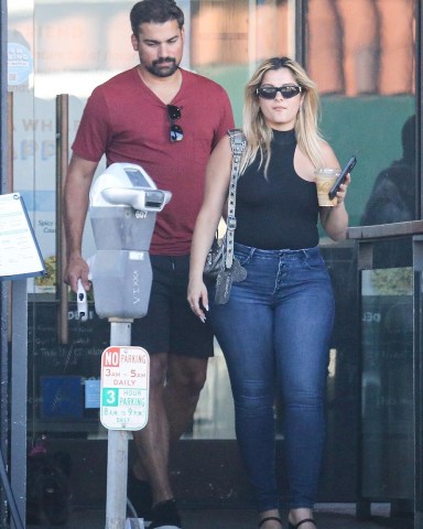 Santa Monica, CA  - *EXCLUSIVE*  - Popstar Bebe Rexha and boyfriend Keyan Safyari couple up on Monday afternoon for a lunch date at Hillstone in Santa Monica followed by a sweet treat at Sidecar Donuts.

Pictured: Bebe Rexha, Keyan Safyari

BACKGRID USA 22 AUGUST 2022 

BYLINE MUST READ: SPOT / BACKGRID

USA: +1 310 798 9111 / usasales@backgrid.com

UK: +44 208 344 2007 / uksales@backgrid.com

*UK Clients - Pictures Containing Children
Please Pixelate Face Prior To Publication*