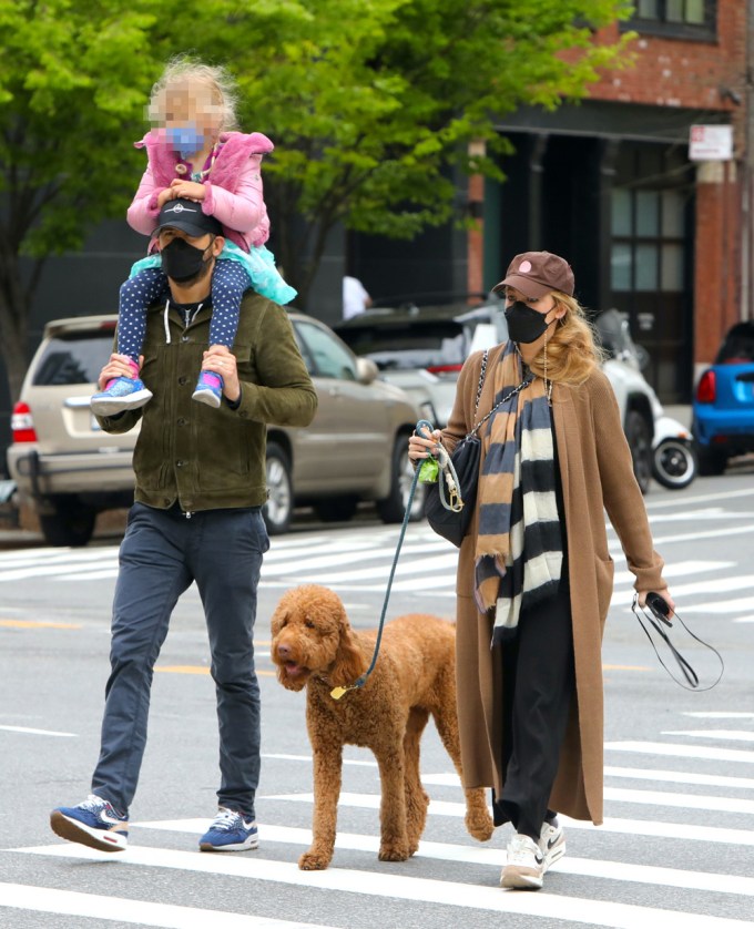 Ryan Reynolds carries daughter Inez on his shoulders while walking in NYC