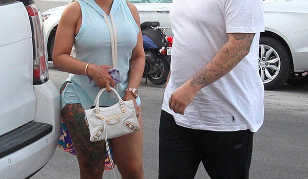 Blac Chyna Disses Rob Kardashian