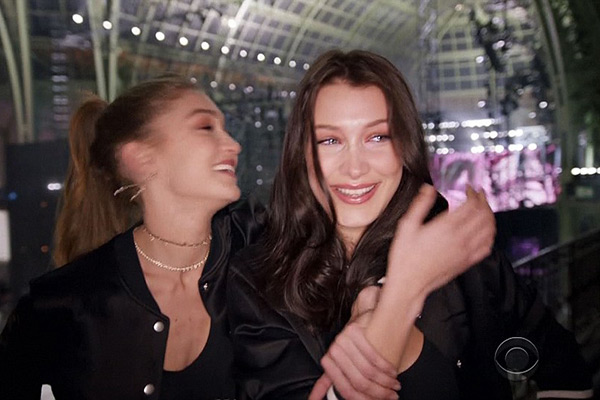 Gigi Hadid Crying With Bella At Vs Fashion Show Sisters