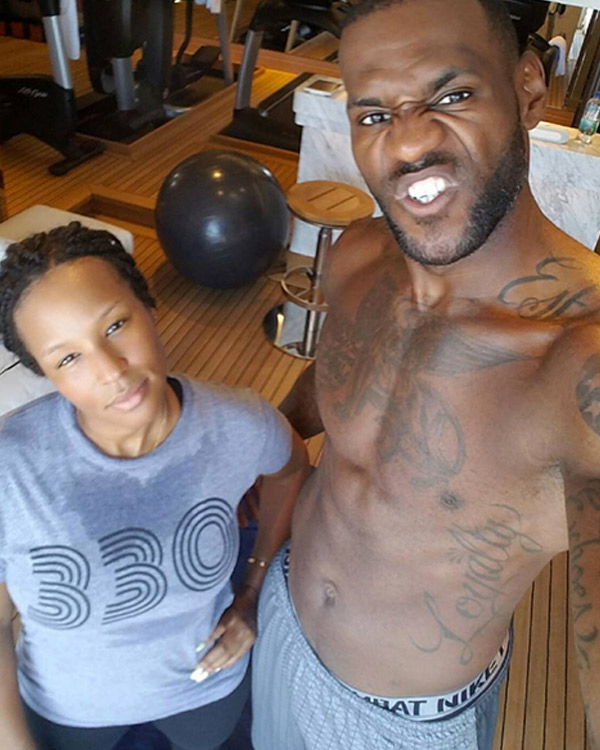 is lebron james married to khloe kardashian