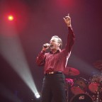 Neil Diamond Performs in Atlanta - 10 Mar 2002