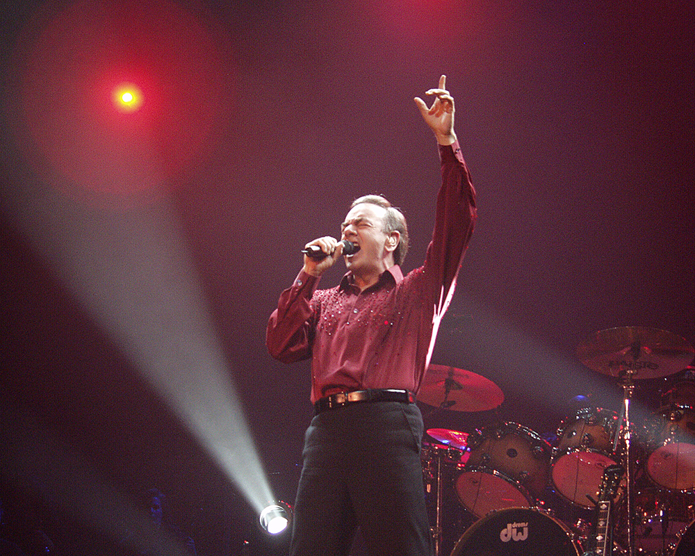 Neil Diamond Performs in Atlanta - 10 Mar 2002