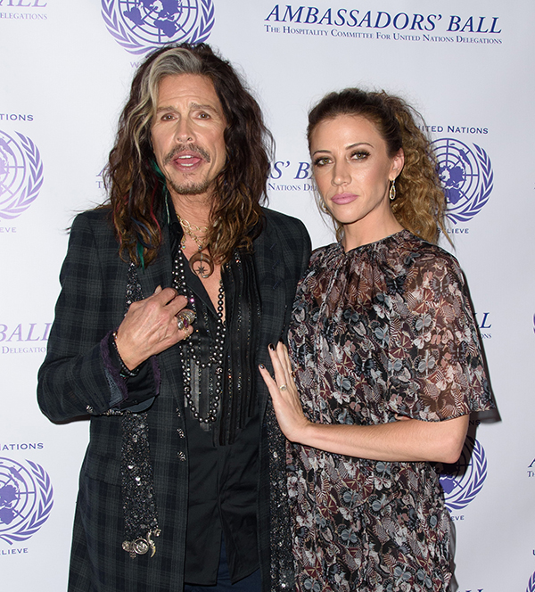 Pic Steven Tyler Aimee Ann Preston Engaged See Her Beautiful Pearl Ring Hollywood Life