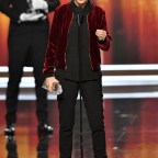 2017-peoples-choice-awards-show-moments-hires-15
