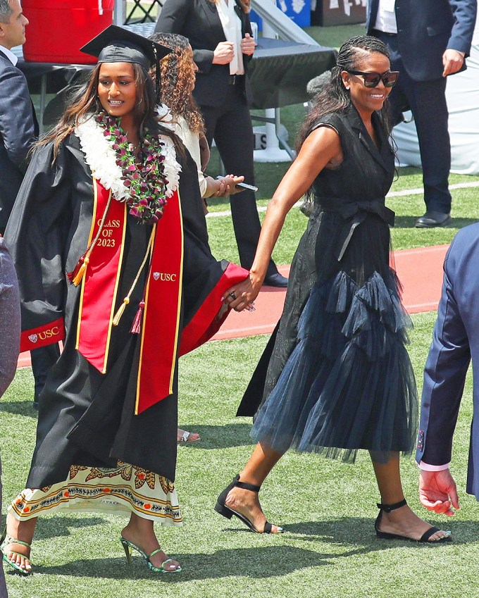 Sasha & Michelle Obama