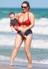 Nicole Coco Austin and Chanel Nicole MarrowCoco Austin on the beach, Miami, USA - 17 Jan 2017Ice T?s wife Coco at the beach with her daughter Chanel Nicole Marrow in Miami