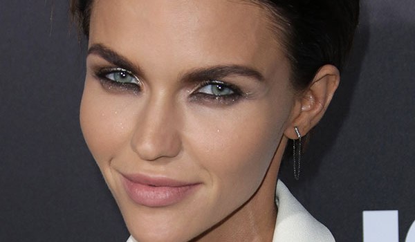 Ruby Rose’s Lipstick — Exact Pink Lip By Urban Decay – Hollywood Life