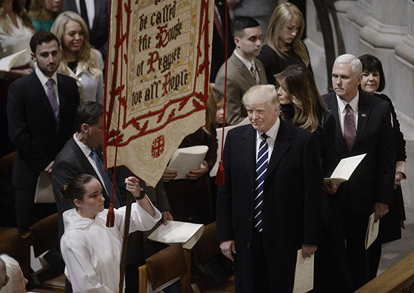 trump-prayer-service-4