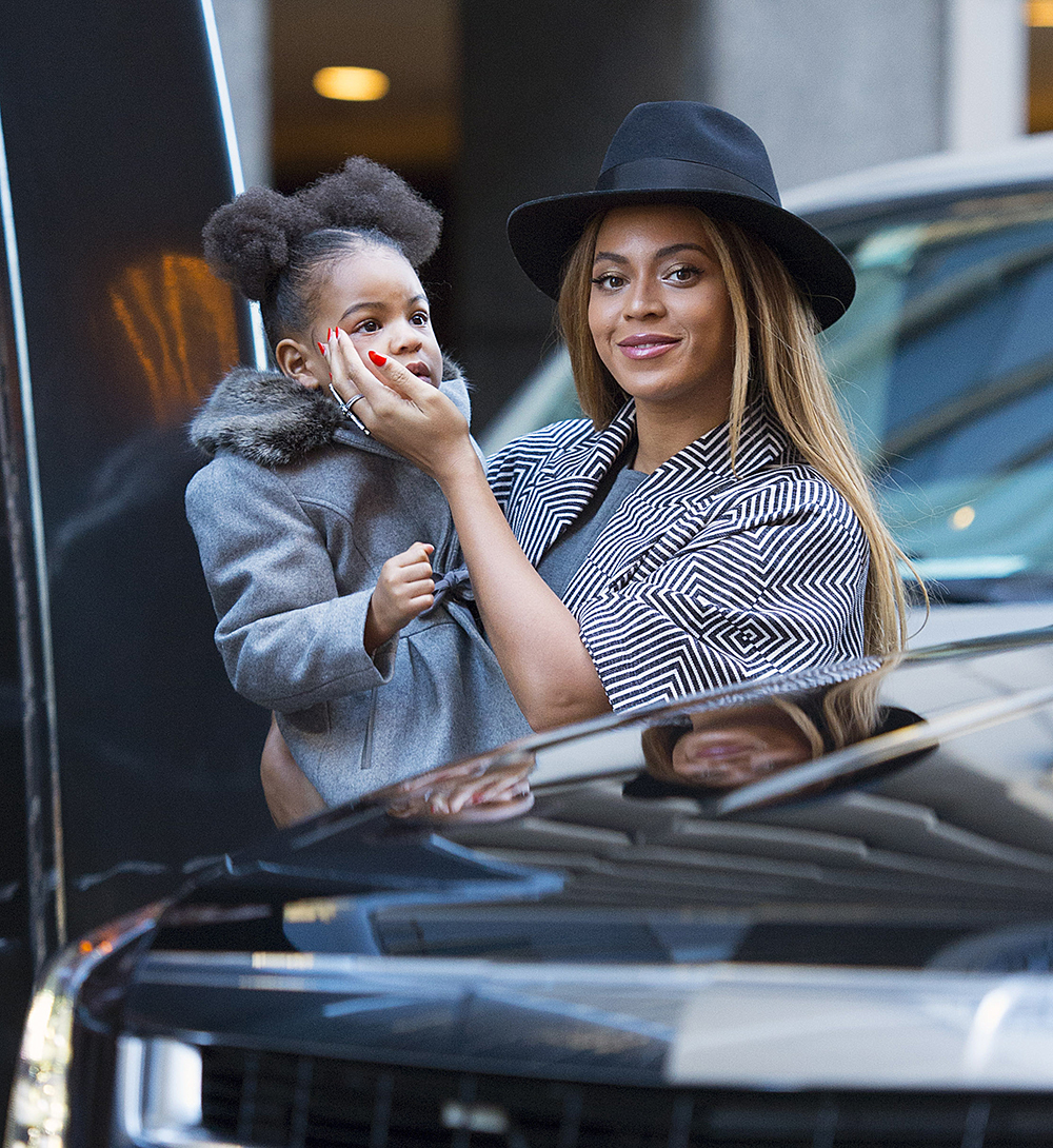 Beyonce with daughter Blue Ivy Carter arrive at the premiere of 'Annie' in NYC