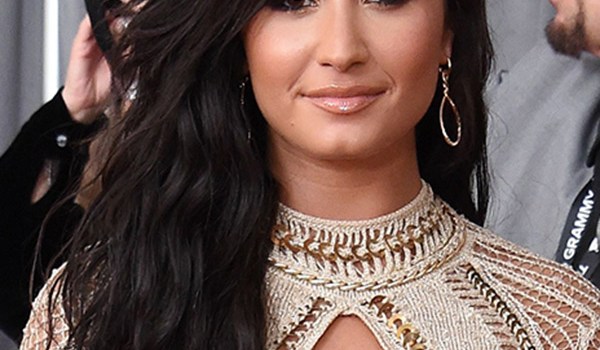 Demi Lovato Grammys Hair Makeup