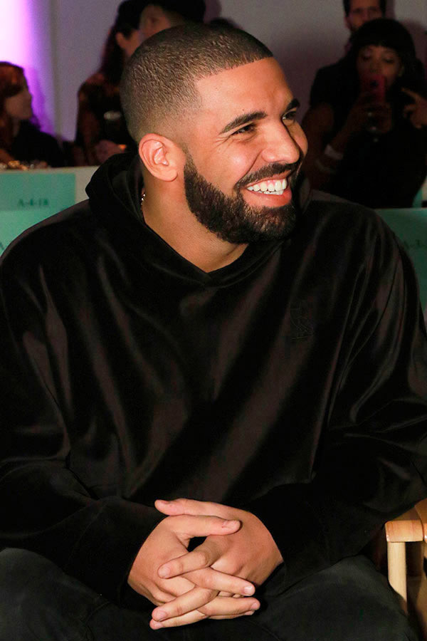 Drake’s Date With Twins: Enjoys ‘Deep Conversation’ With Sexy Ladies ...