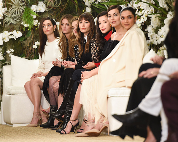 [PICS] Celebrities In The Front Row At New York Fashion Week — See ...