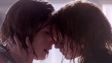 Kristen Stewart Vanessa Bayer Make Out SNL