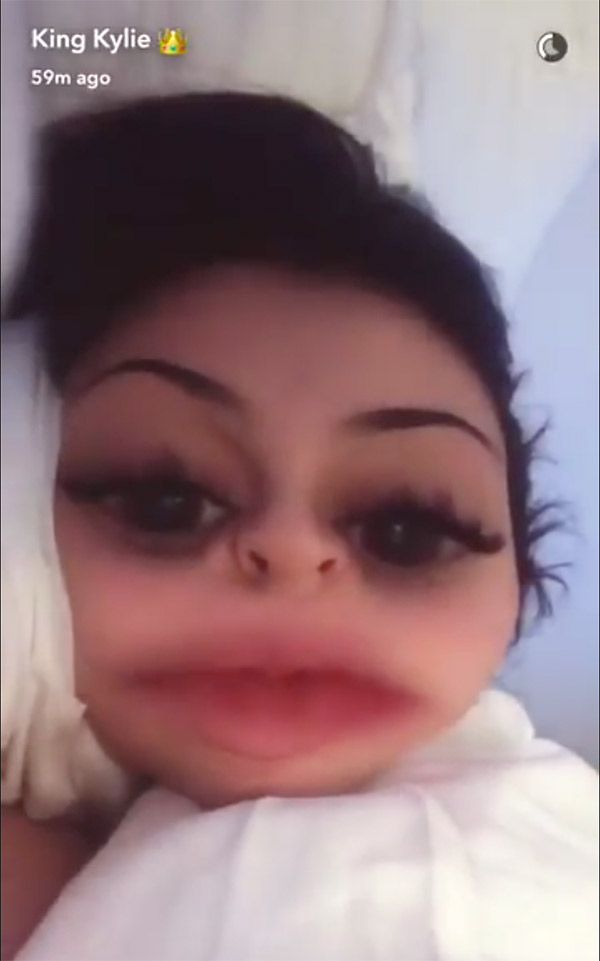 Video Kylie Jenner S Lip Fillers Makes Fun Of Herself With Snapchat Filter Hollywood Life